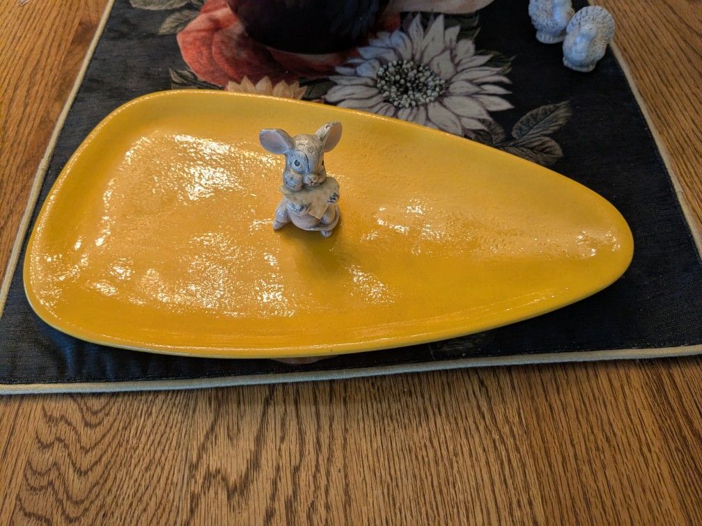 Vintage 1970s Ceramic Hand Painted Mouse On Cheese Tray/Plate Eating A Slice Of Cheese