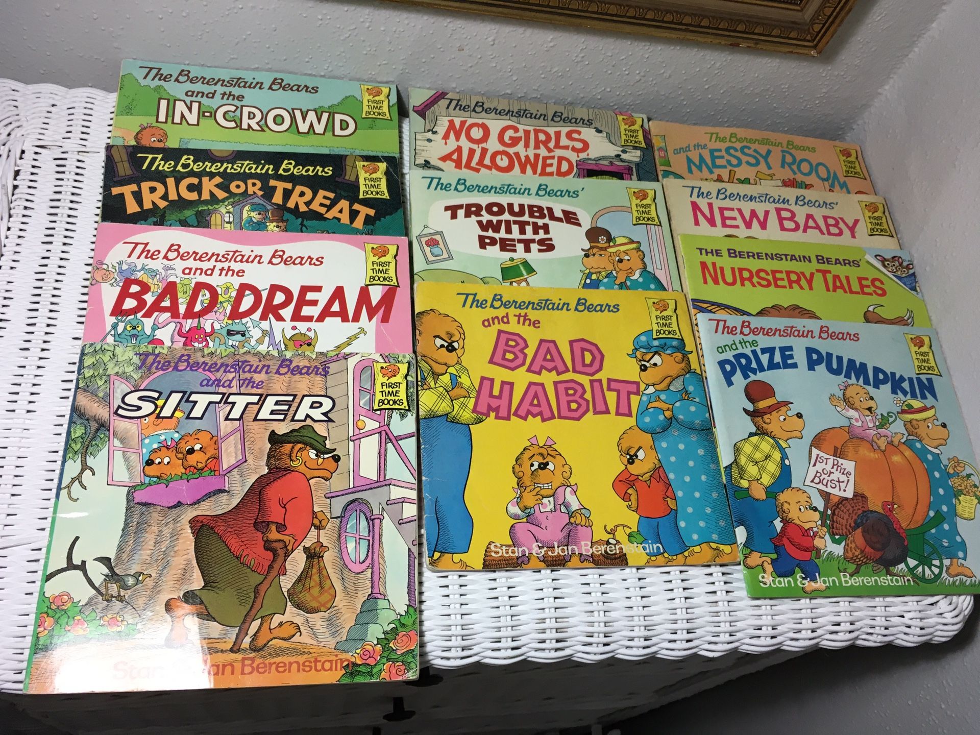 Lot Of 11 Berenstain Bears Books