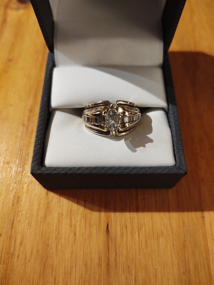 1.5 CT. T.W, Diamond Wedding Ring Size 6.5