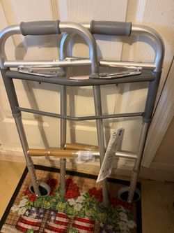 Brand new Medline guardian walker never used