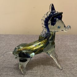 Beautiful Murano style glass figurine horse. Very nicely made. Beautiful details and colors. No box