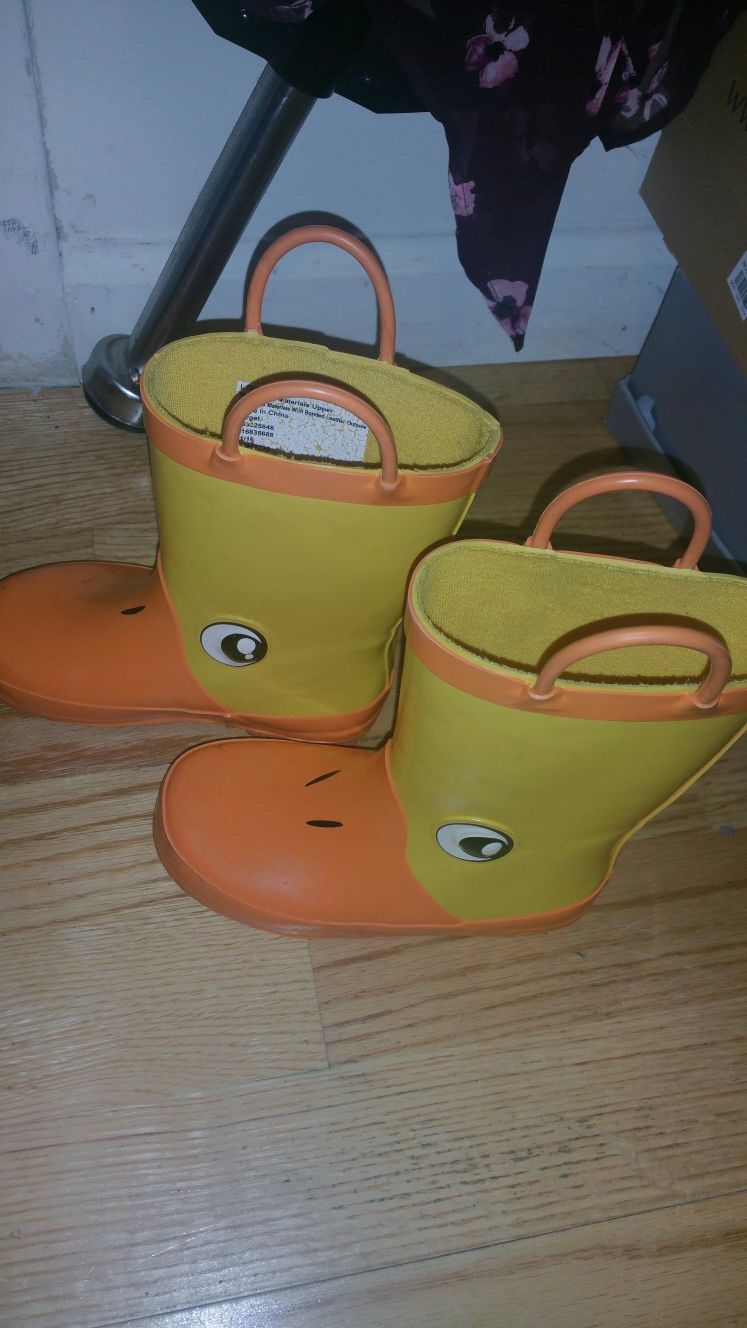 Kids rain boots size 9/10