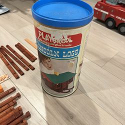 Vintage 1974 Barrel of Lincoln Logs Collectible Toys