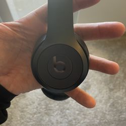 Beats Solo Bluetooth Headphones 