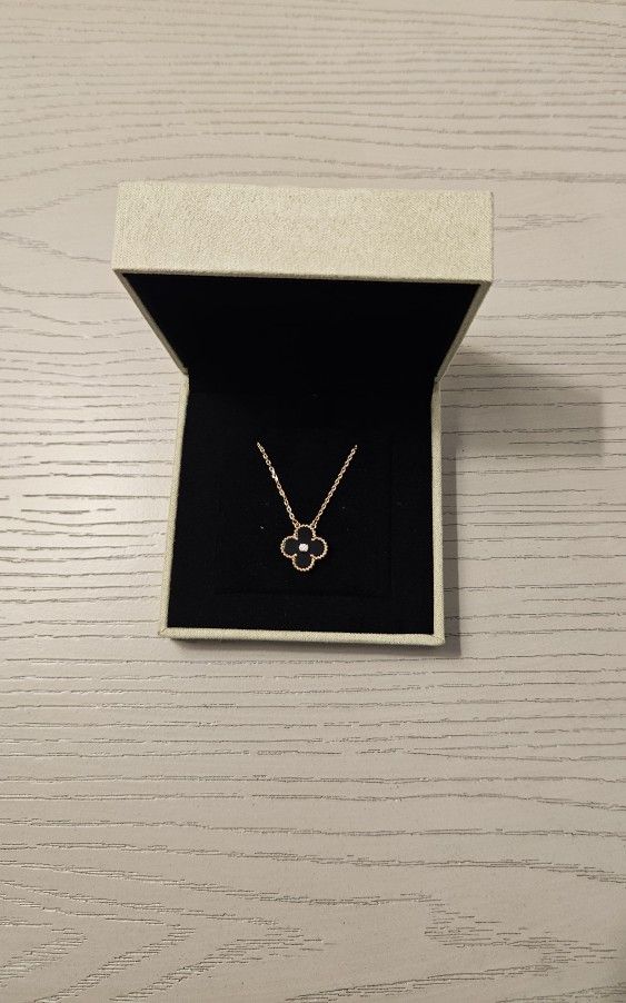 Van Cleef & Aprels Black Clover Necklace