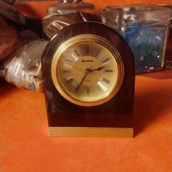 Ergo Quartz Wooden Mantle Clock - small size excellent and great condition $40 bucks firm price