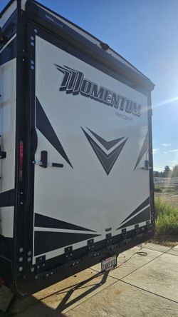 Toyhauler Momentum