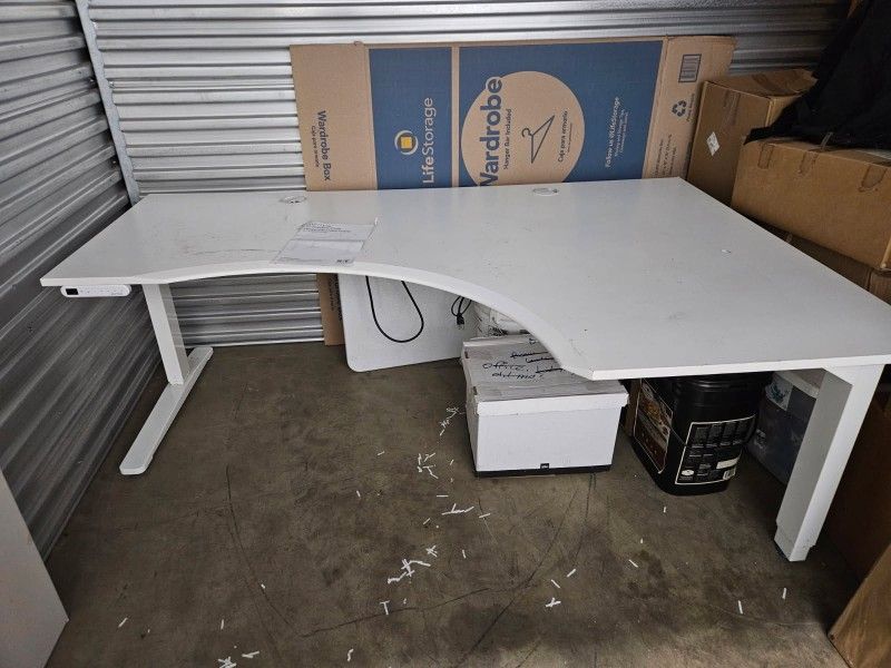 Uplift Stand-up Electric Corner Desk