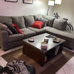 Vendo Sofa Y. 2 Mesas 