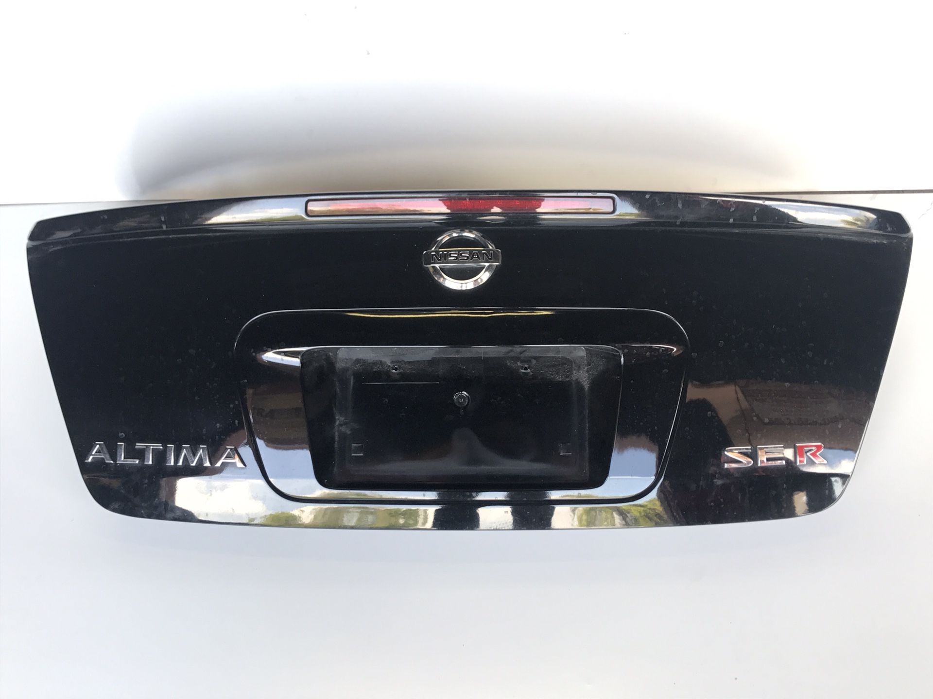 Nissan Altima se-r trunk