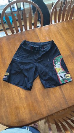 Big Wave Quicksilver board shorts 34”
