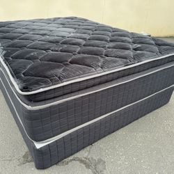 14” Queen Midnight Collection Hybrid Pillow Top Mattress!