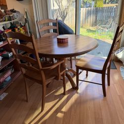 Round Kitchen Table With 3 Chairs And Leaf