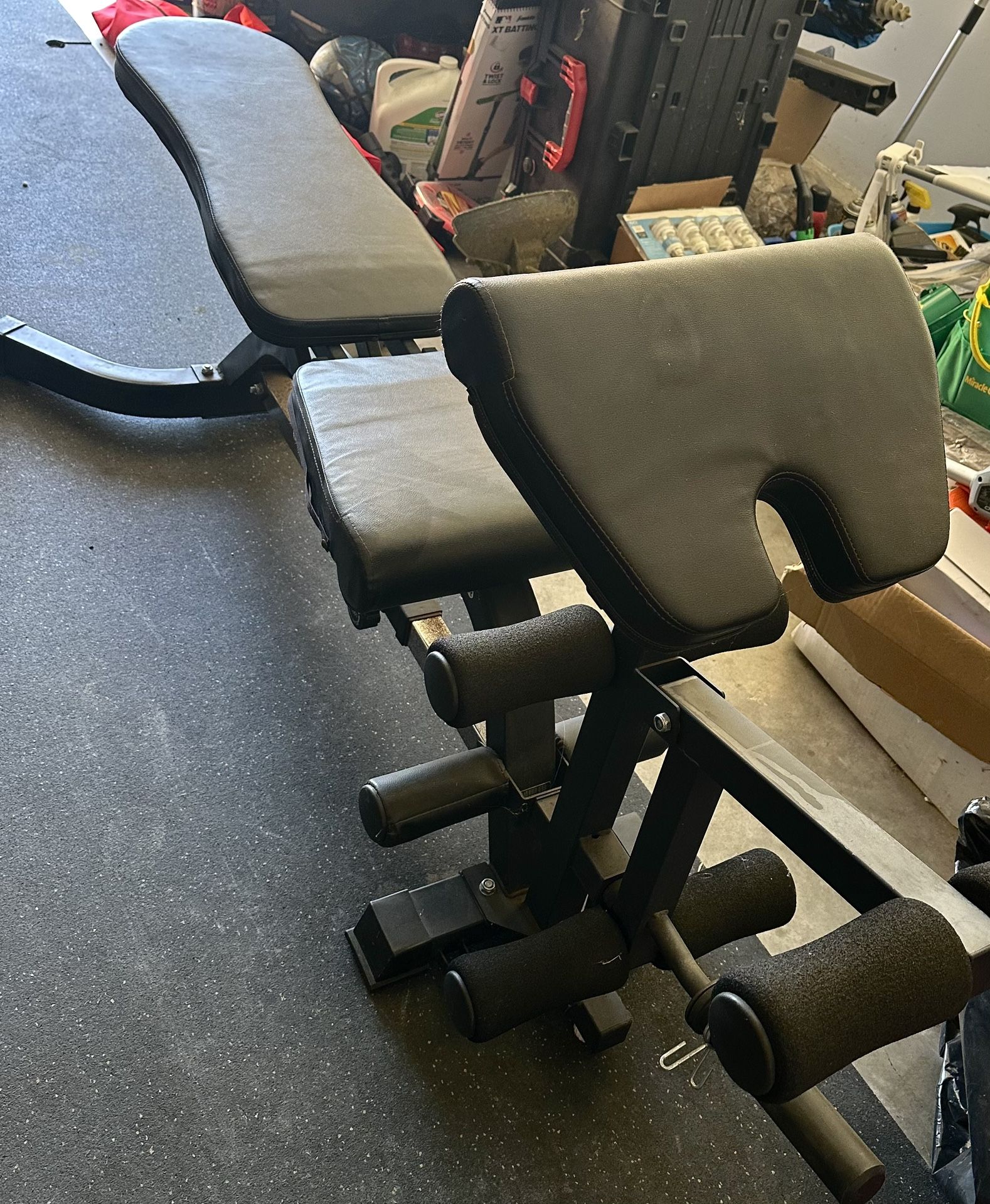 Adjustable Bench With Leg Lever And Preacher Curl And Curl Bar Pad