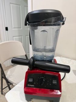 Vitamix E320 with 64 oz container