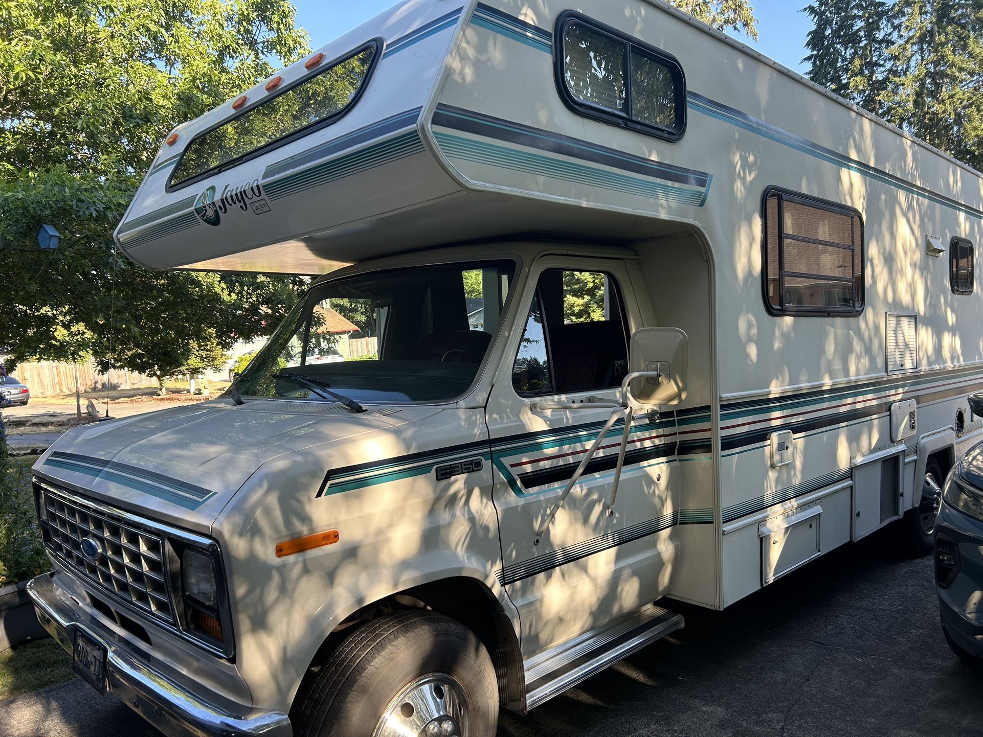 RV -Motor Home-Recreational vehicle