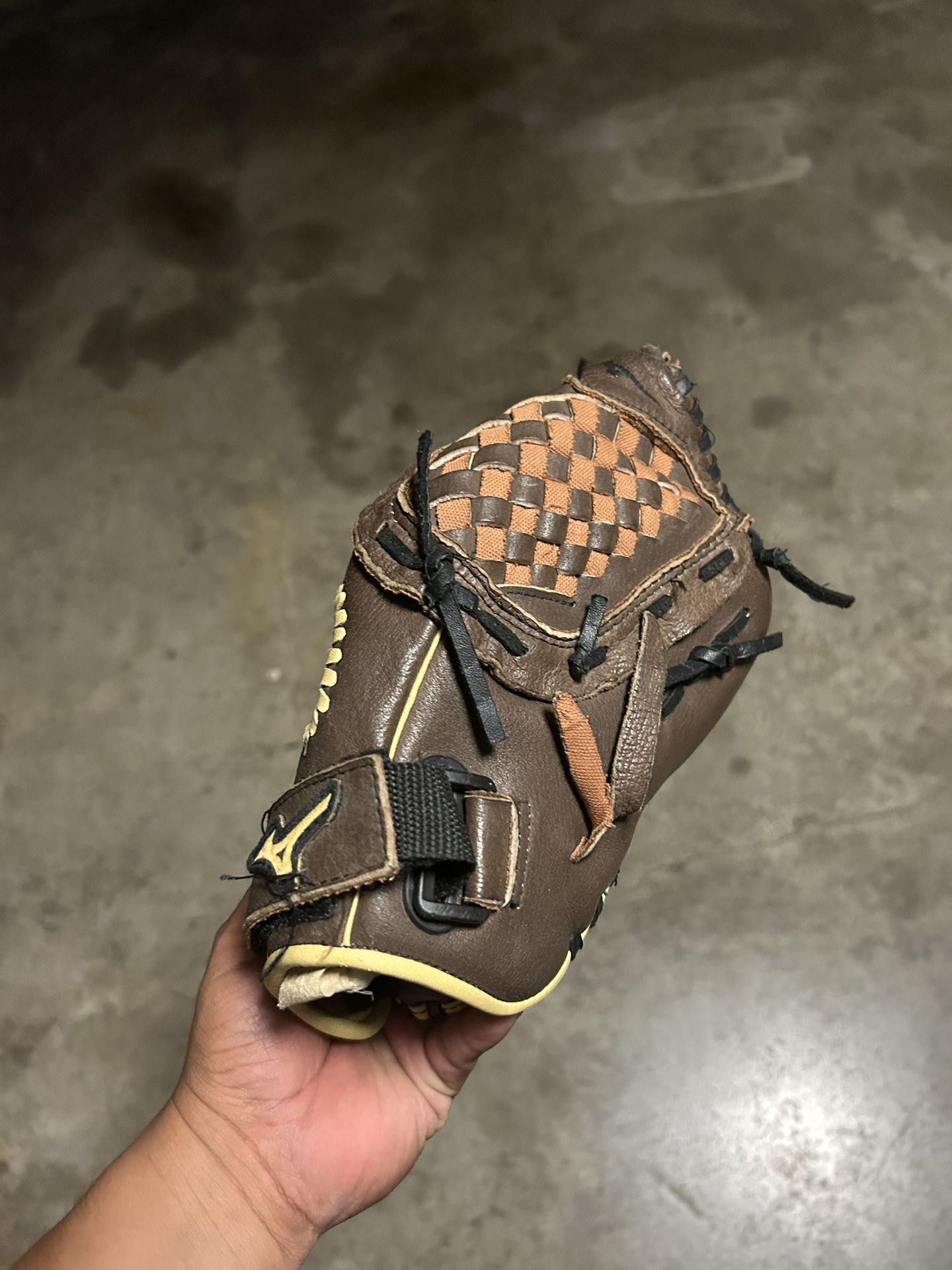 Youth Baseball Glove