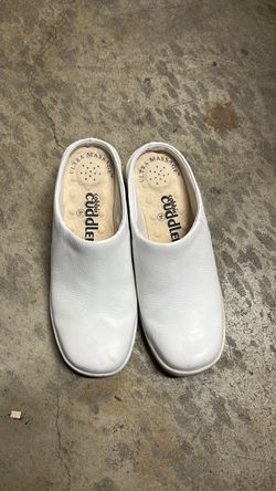 COBBIE CUDDLERS  Women’s shoes size6.5