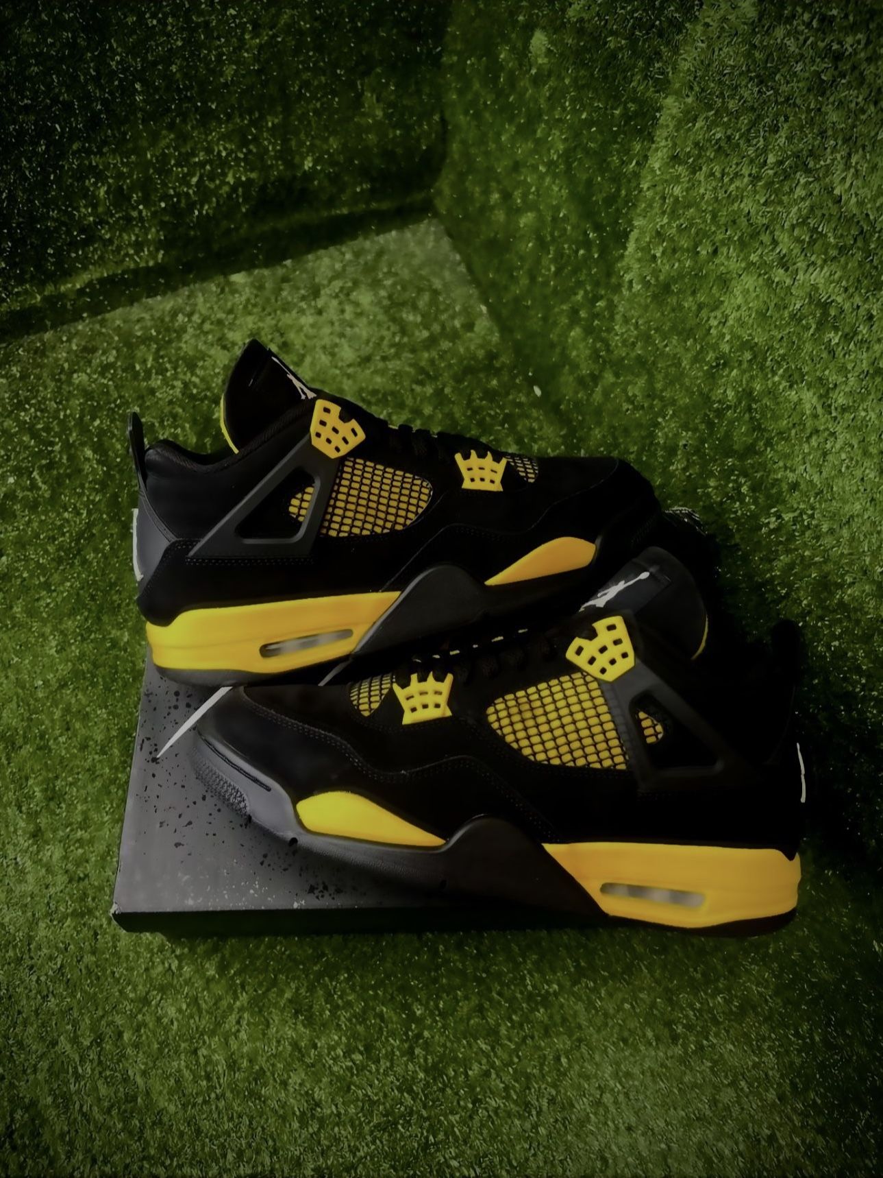 Air Jordan Retro 4 - (Thunders M:9.5⚡️)