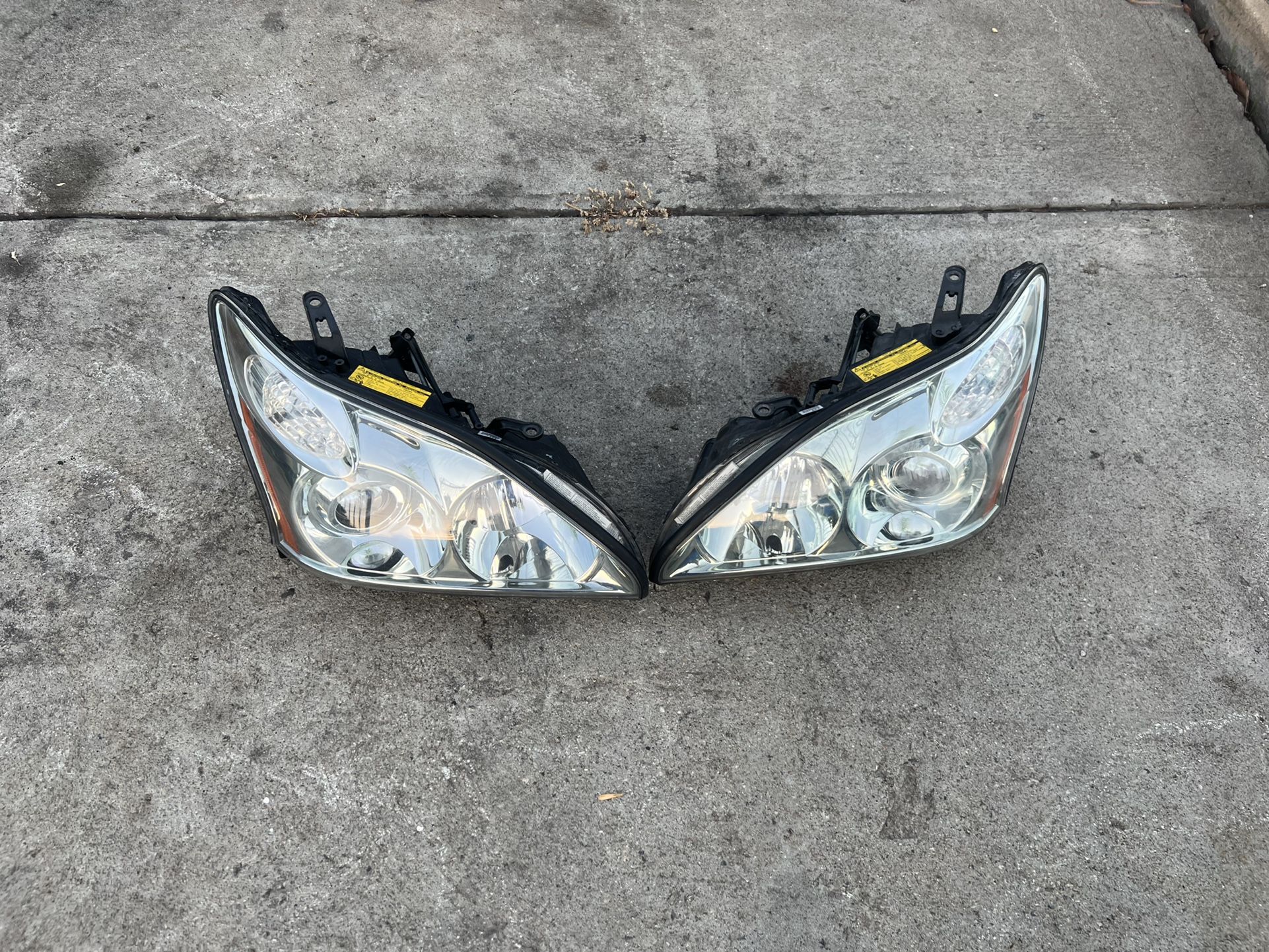 Lexus Headlight 04-08Rx