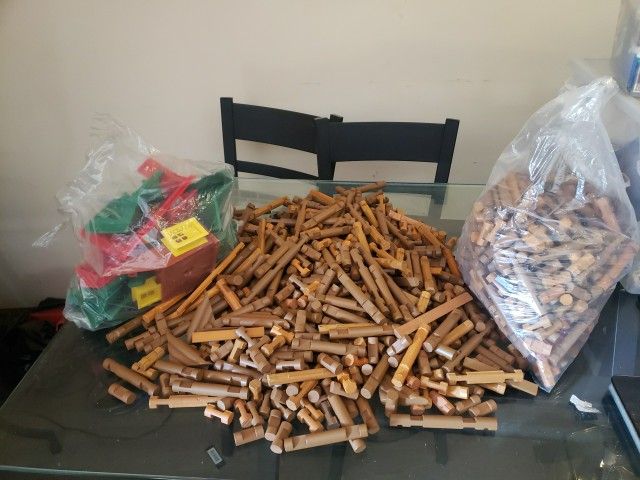 Very Large Lot Licoln Logs 1000 Pieces Approximately