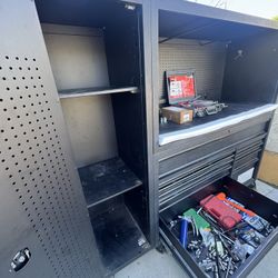 Husky Tool Box W/ Hutch