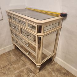 3 Pcs Available Dresser 