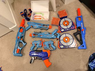 Huge Nerf Elite 2.0 Battle Bundle – 8 Blasters, Targets & 200 Darts
