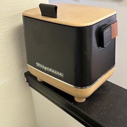 Drink Cooler**Ice Maker**Microwave