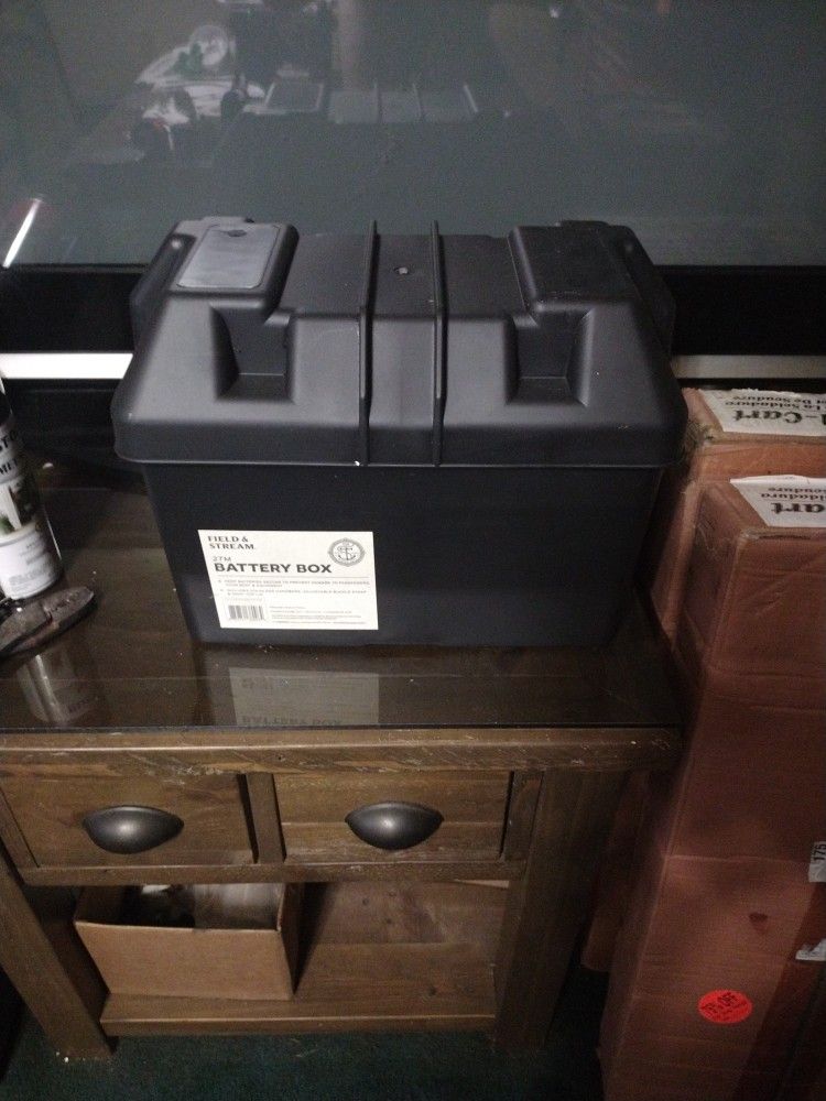 BATTERY BOX BRAND NEW TWO SIZES M24 M27