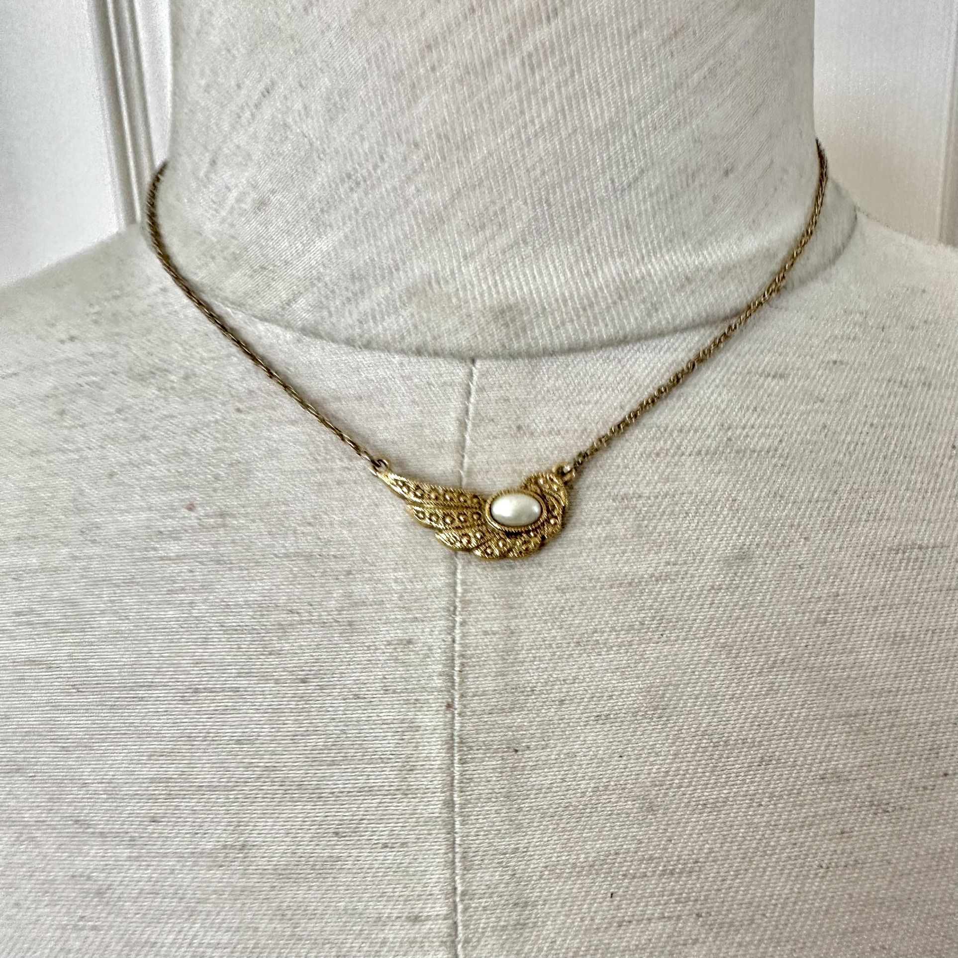 Vintage 1928 Gold Tone Faux Pearl Pendant Necklace