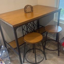Wine 🍷 Rack Table 4 Stools Included
