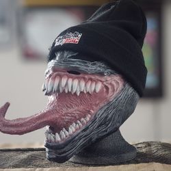 BLACK SYMBIOTIC MUSIC  BEANIE 