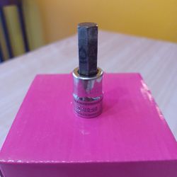 SNAP-ON. 3/8 DRIVE  10MM  HEX  SOCKET 