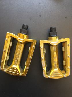 GOLD OLD SCHOOL BMX KKT AMX 9/16 PEDALS for Sale in Covina