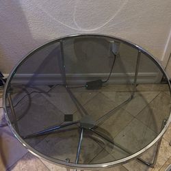 Round Coffee Table And End Tables 