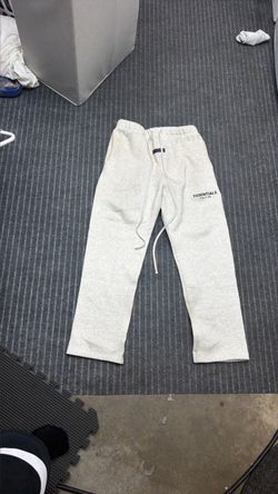 Essential sweatpants light gray