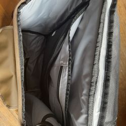 Carhartt 35l Nylon Workday Backpack Water Resistant Laptop Sleeve Sleeve Adjustable Shoulder Straps 