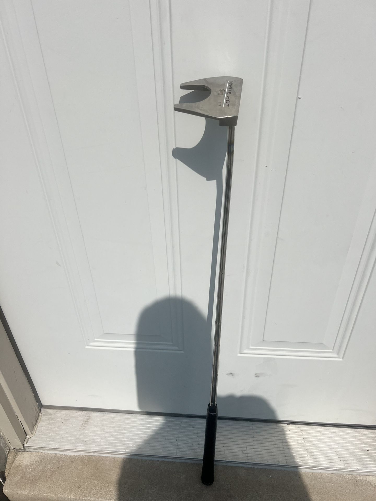 Odyssey White Hot XG #7 Steel Right Handed Putter 33”