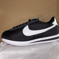 Women Cortez