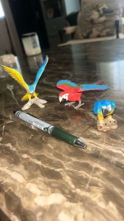 Schleich Parrot Figurines