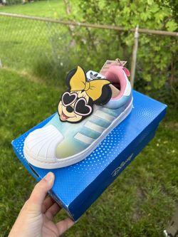 Brand new Disney Minnie Mouse Adidas Kids Tennis Shoes Size 2