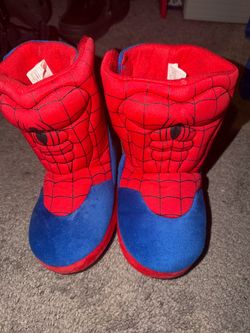 Spider man slippers size 11/12 kids