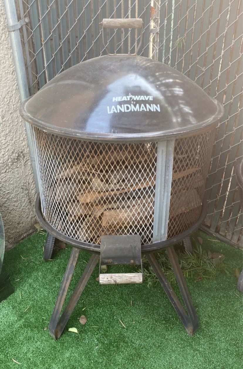Landmann Heatwave fire pit with fire wood for Sale in Los Angeles, CA