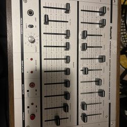 Numark EQ-2300 graphic equalizer