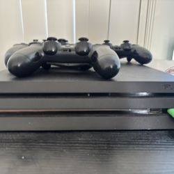 PS4 Pro With Gamess