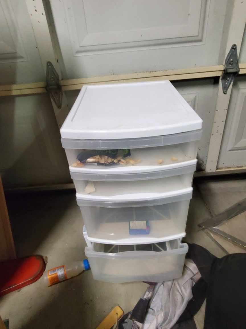 Mini storage containers good condition