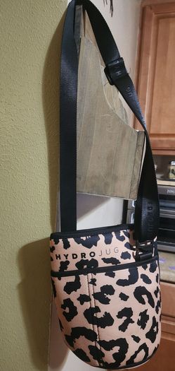 Hydrojug sleeve