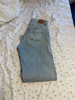 Womens Levis Ribcage Straight size 31