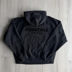 BLACK ESSENTIALS HOODIE